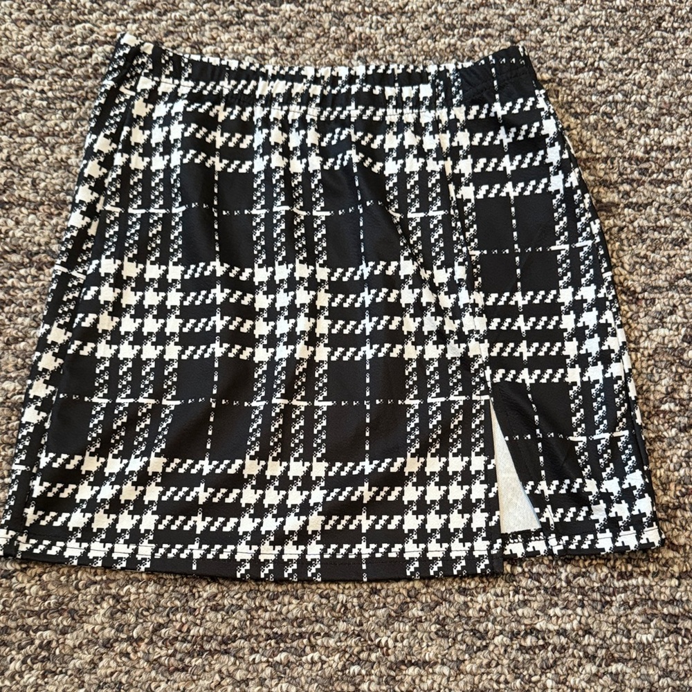 SHEIN Black and White Checkered Pencil Skirt